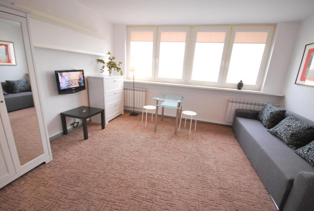 Apartment4You - Solidarnosci Варшава Номер фото