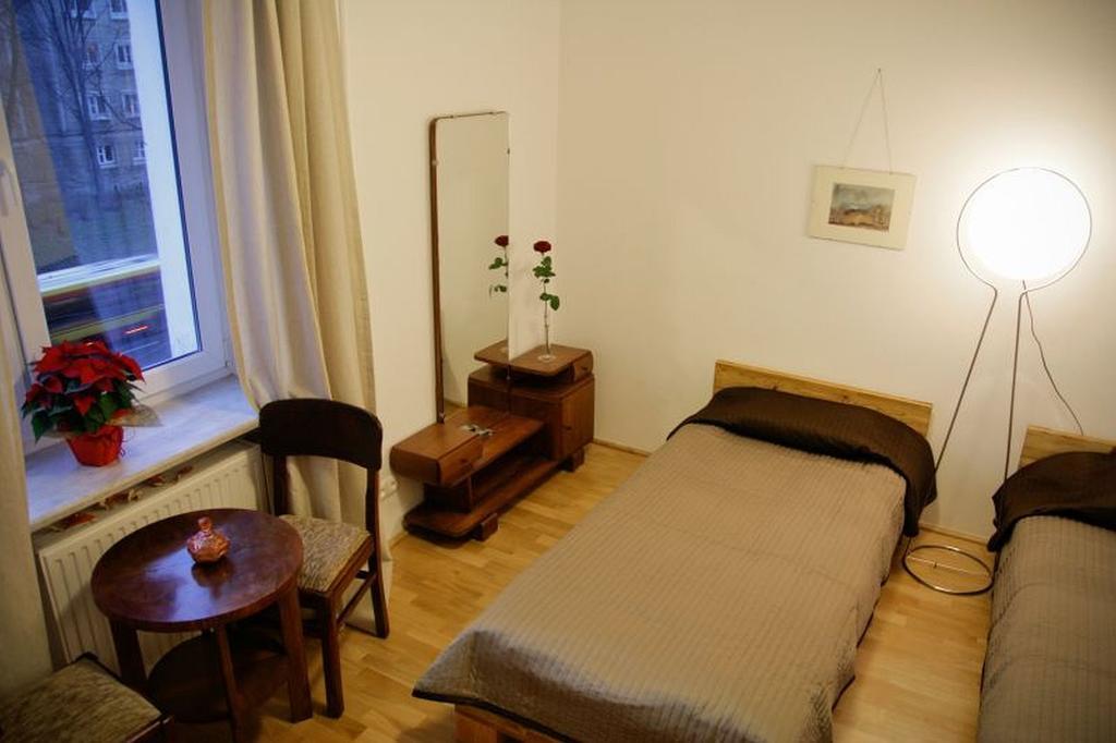 Apartment4You - Solidarnosci Варшава Екстер'єр фото